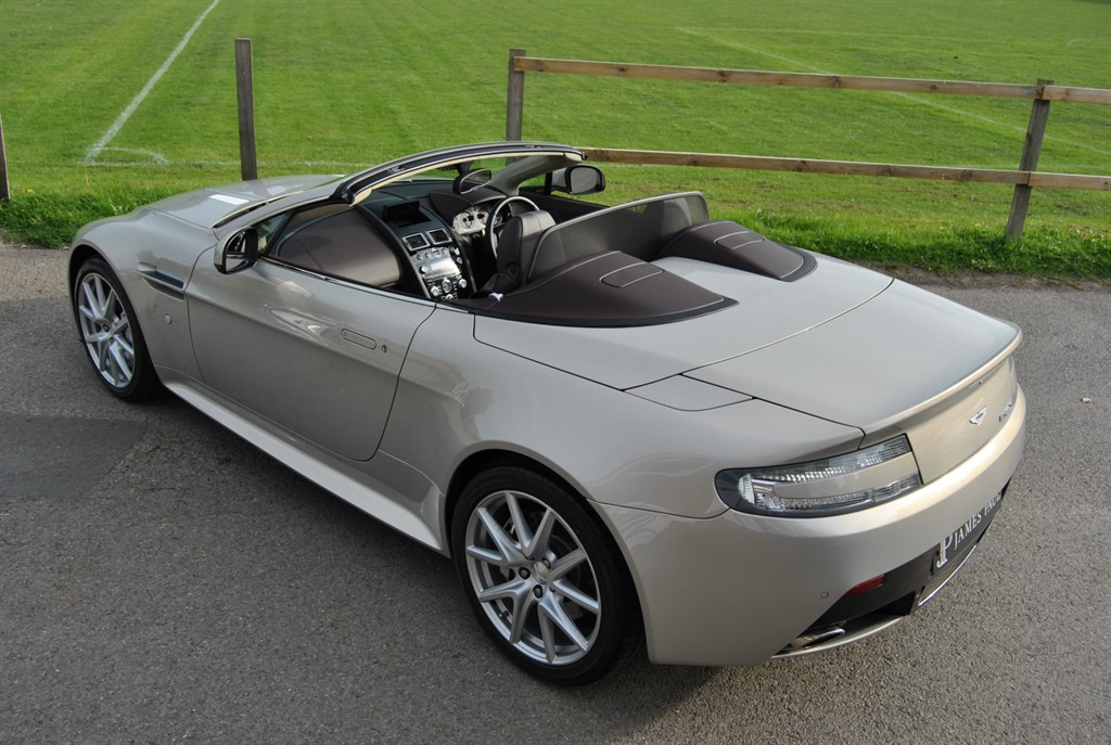 Used Aston Martin Vantage 2012 for sale - 76140476: Photo 9