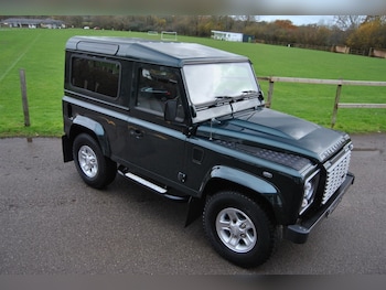 Land Rover - Defender
