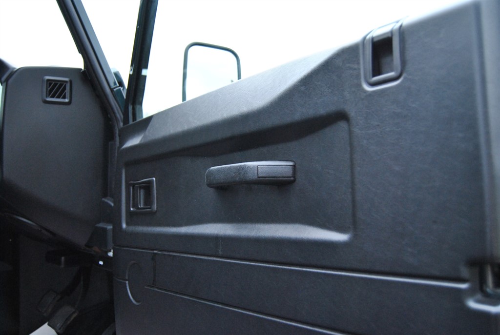 Used Land Rover Defender 2015 for sale - 76835097: Photo 25