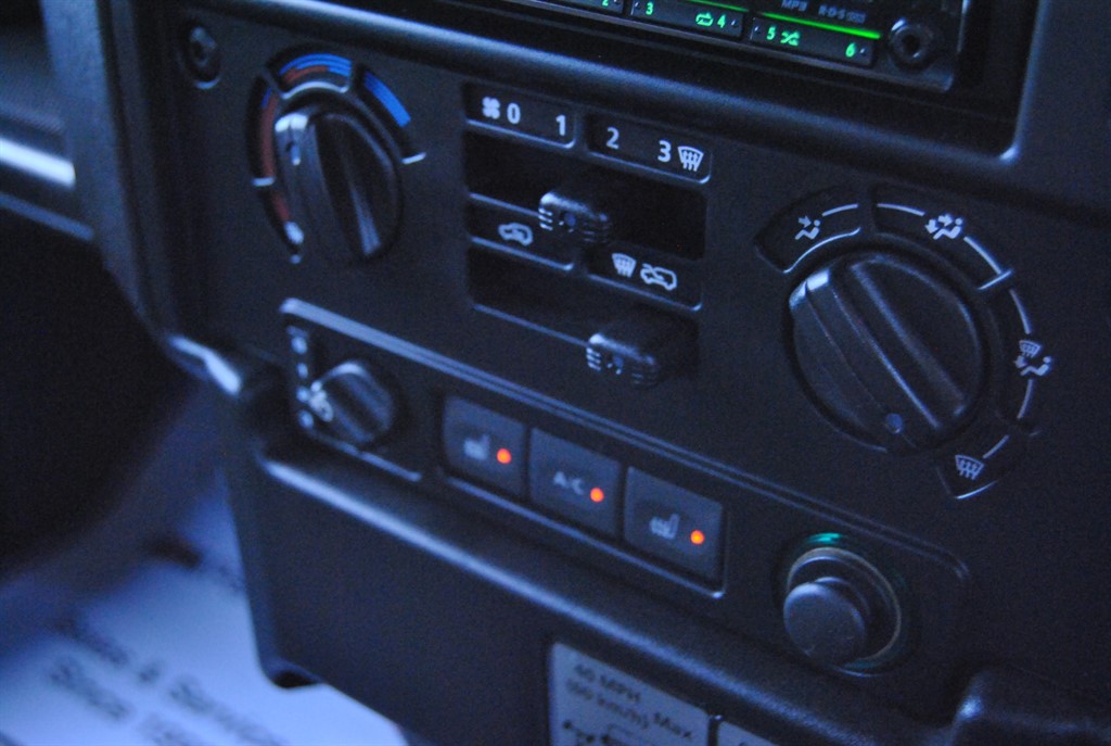 Used Land Rover Defender 2015 for sale - 76835097: Photo 26