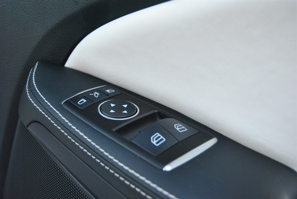 Used Mercedes-Benz SLK 2012 for sale - 76652865: Photo 17