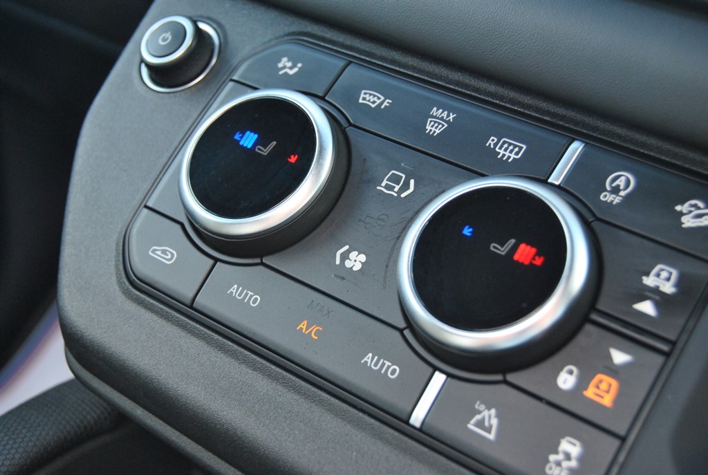 Used Land Rover Defender 2022 for sale - 76140490: Photo 12