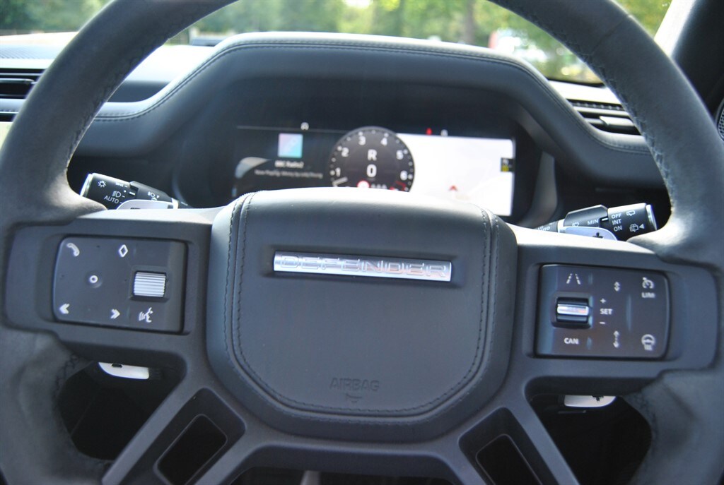 Used Land Rover Defender 2022 for sale - 76140490: Photo 28