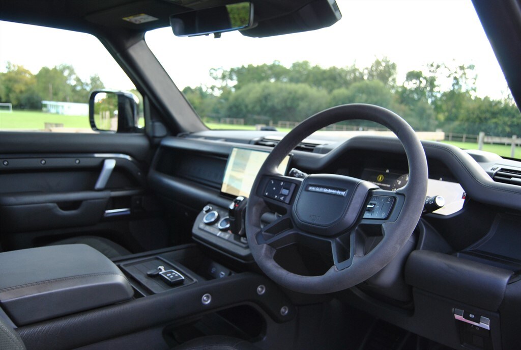 Used Land Rover Defender 2022 for sale - 76140490: Photo 6