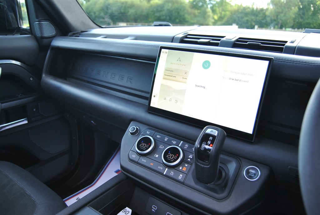 Used Land Rover Defender 2022 for sale - 76140490: Photo 8