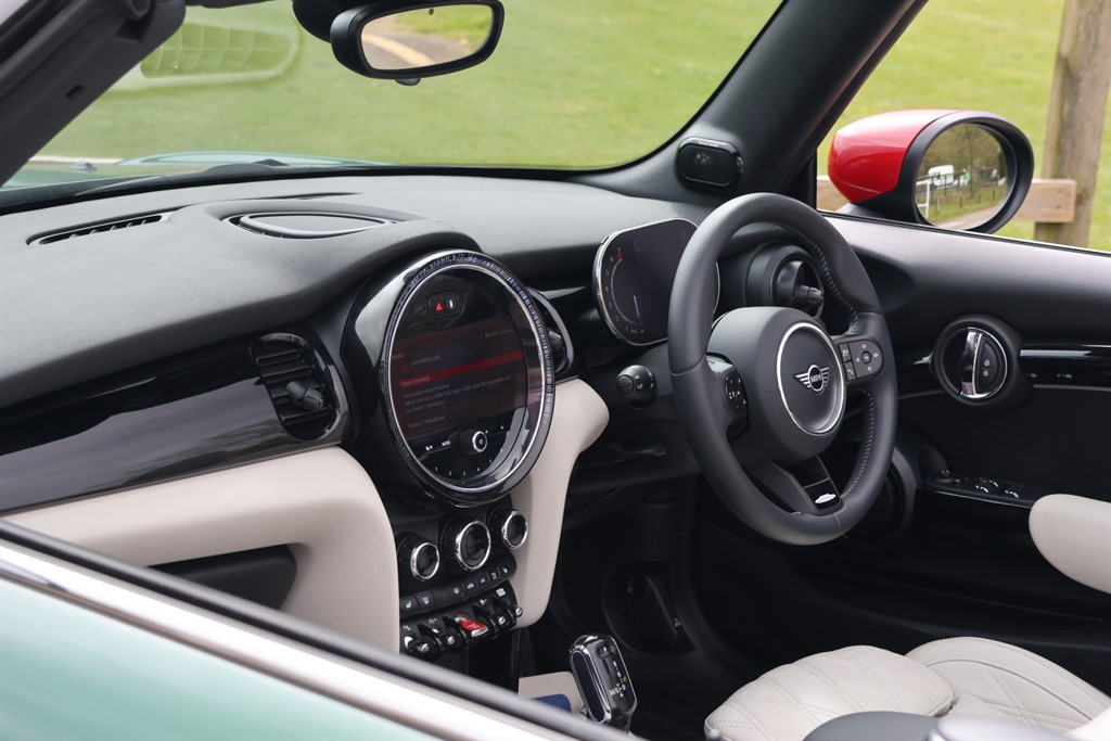 Used MINI Convertible 2022 for sale - 78049940: Photo 16