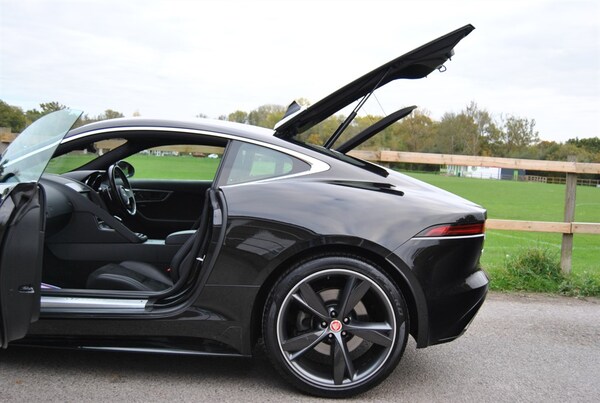Used Jaguar F-Type 2019 for sale - 76311425: Photo 15
