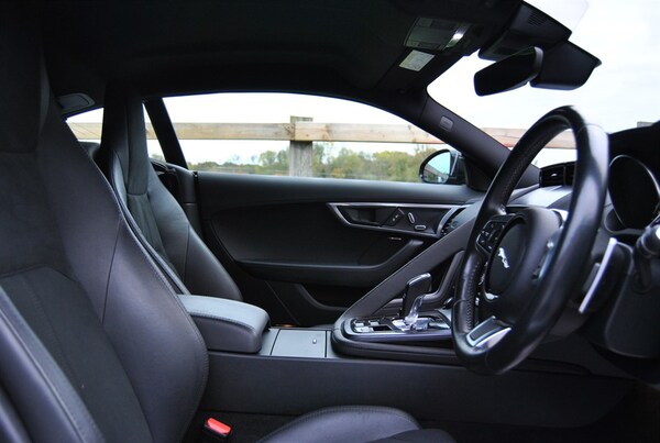 Used Jaguar F-Type 2019 for sale - 76311425: Photo 6