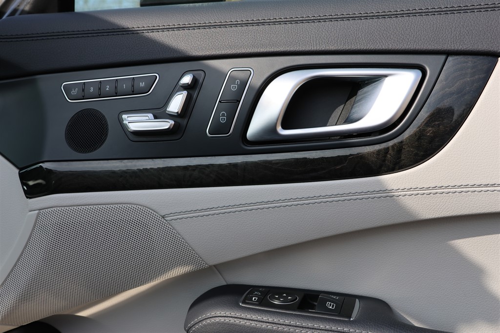 Used Mercedes-Benz SL 2017 for sale - 77965532: Photo 13