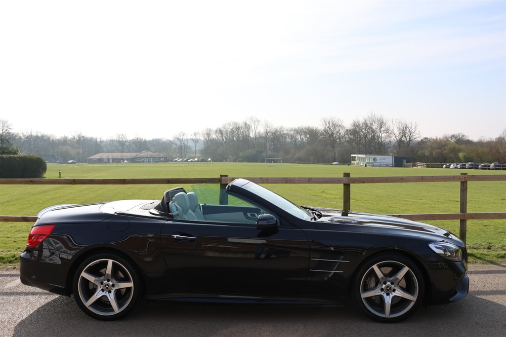 Used Mercedes-Benz SL 2017 for sale - 77965532: Photo 2