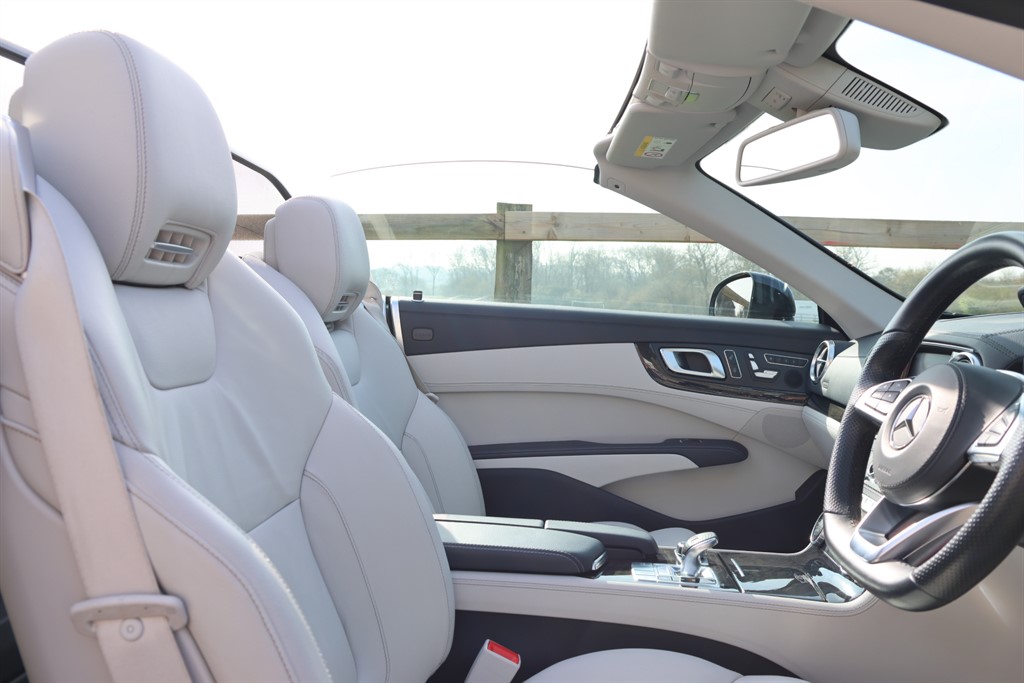 Used Mercedes-Benz SL 2017 for sale - 77965532: Photo 5