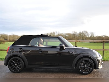 Used MINI Convertible 2022 for sale - 77532401: Photo