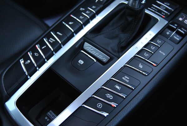Used Porsche Macan 2017 for sale - 76204051: Photo 33