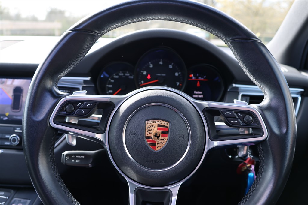 Used Porsche Macan 2018 for sale - 77918298: Photo 22