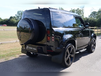 Used Land Rover Defender 2023 for sale - 79134000: Photo