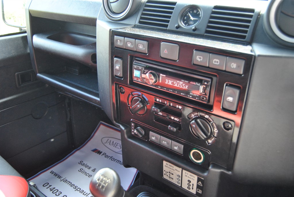 Used Land Rover Defender 90 2015 for sale - 77778805: Photo 16