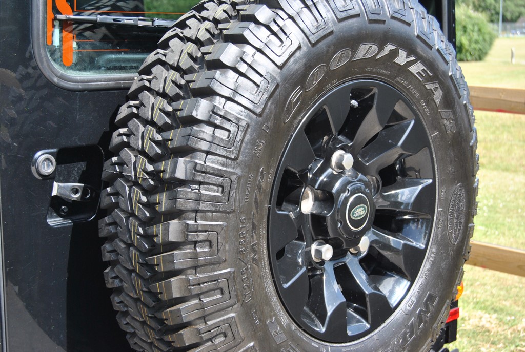 Used Land Rover Defender 90 2015 for sale - 77778805: Photo 30