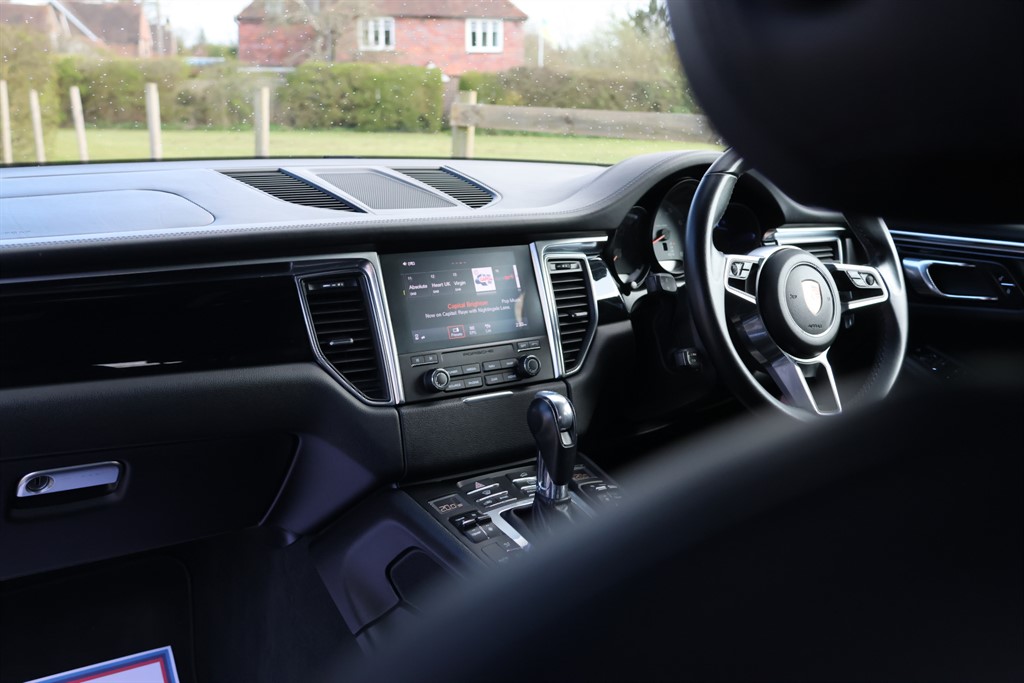 Used Porsche Macan 2018 for sale - 78067260: Photo 18