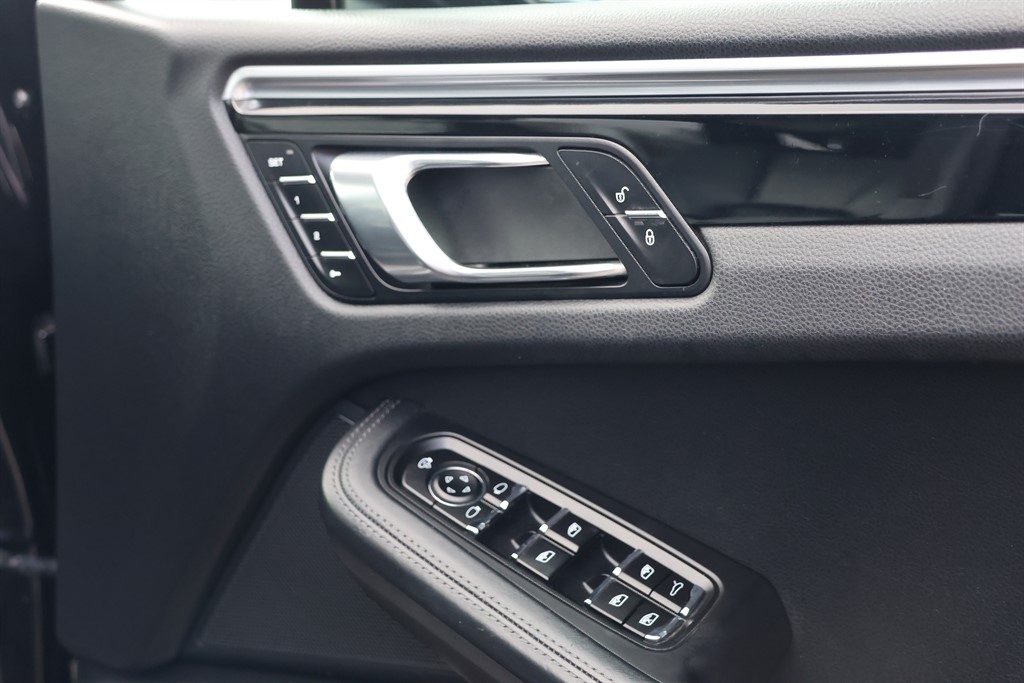 Used Porsche Macan 2018 for sale - 78067260: Photo 22