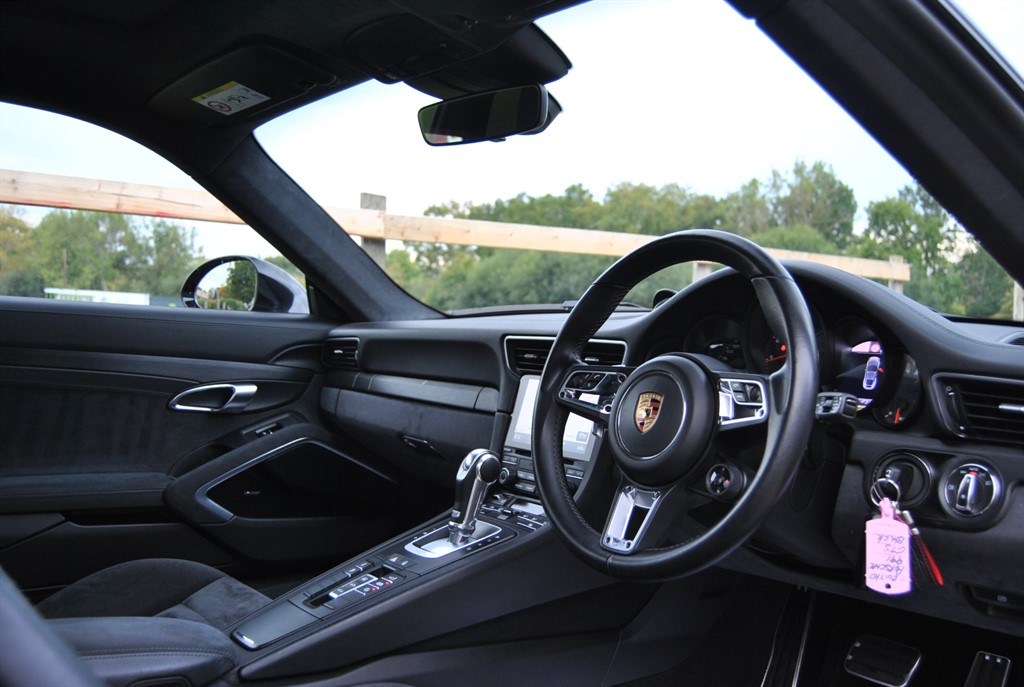 Used Porsche 911 2017 for sale - 76155063: Photo 6