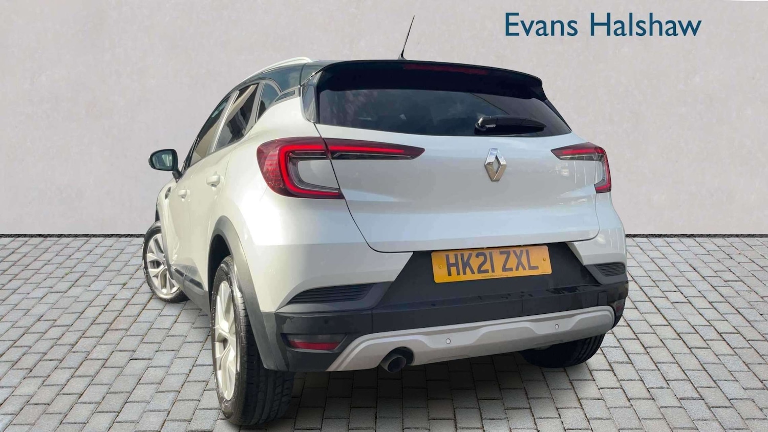 Used Renault Captur 2021 for sale - 78077003: Photo 2