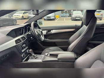 Used Mercedes-Benz C Class 2014 for sale - 77962747: Photo