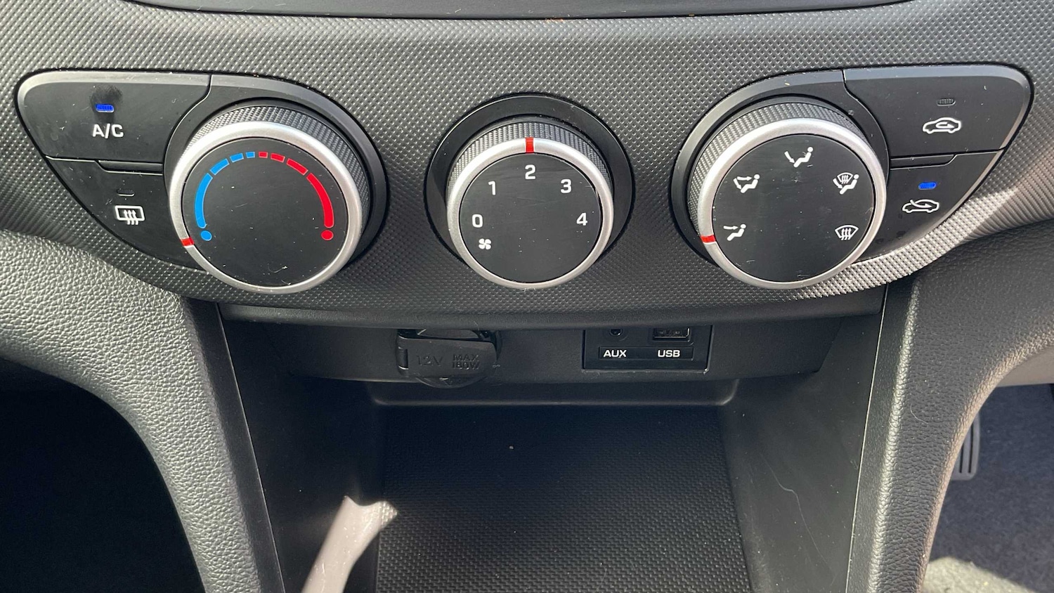 Used Hyundai i10 2019 for sale - 78077221: Photo 30