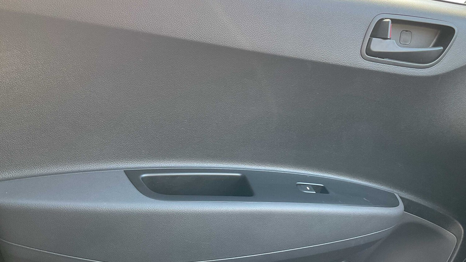 Used Hyundai i10 2019 for sale - 78077221: Photo 34