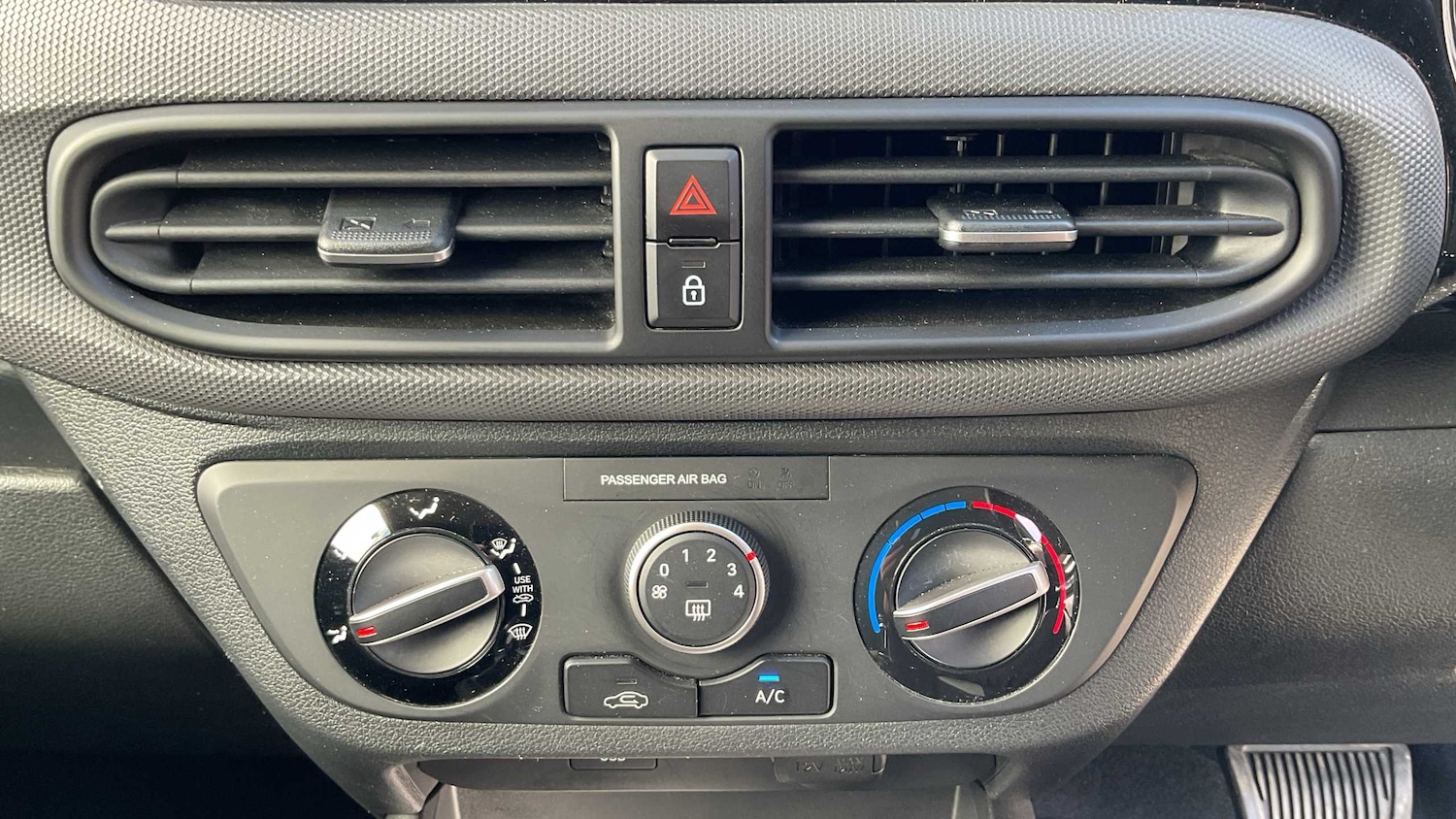 Used Hyundai i10 2023 for sale - 78063770: Photo 30