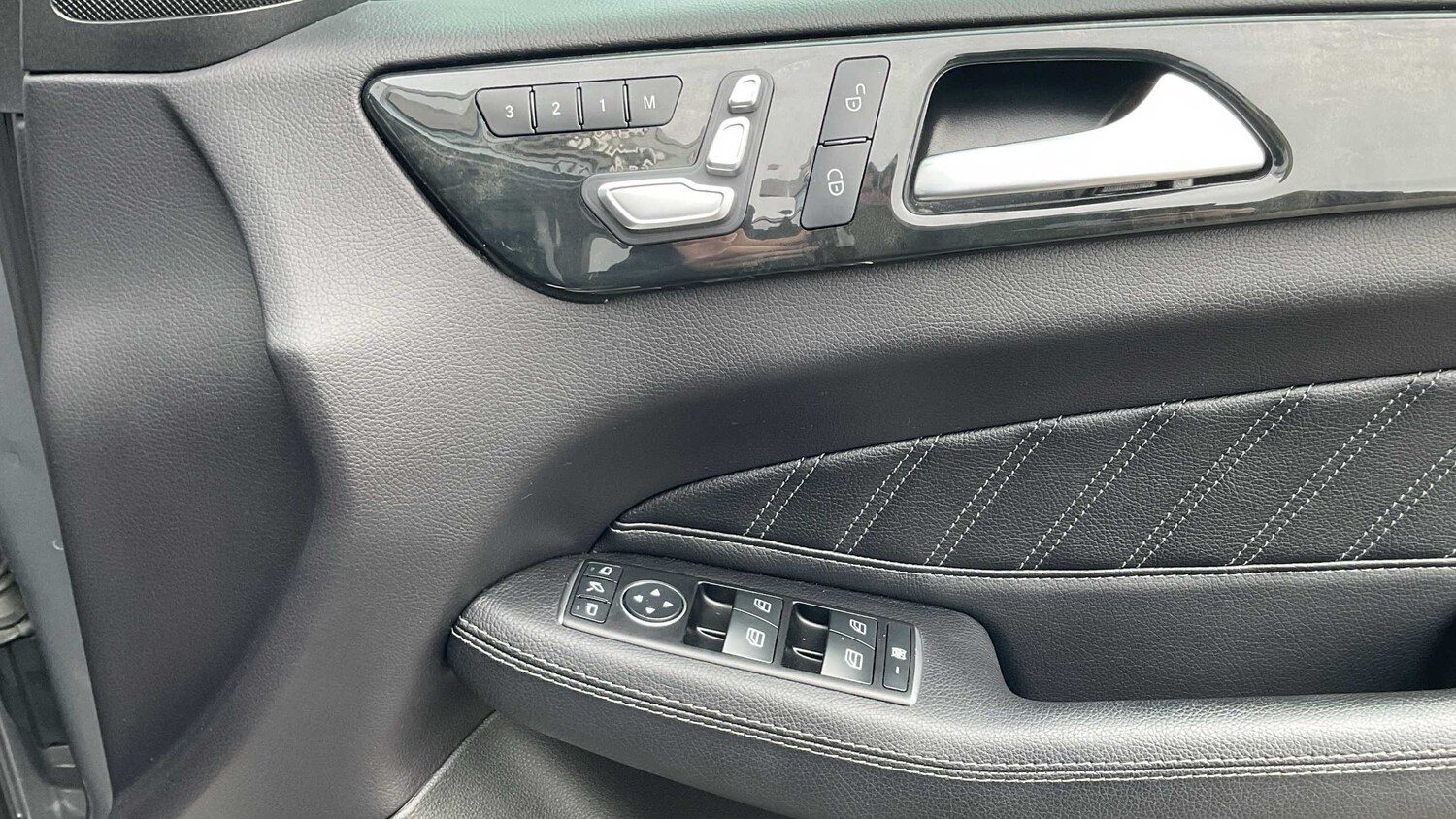 Used Mercedes-Benz GLE for sale - 77962789: Photo 18