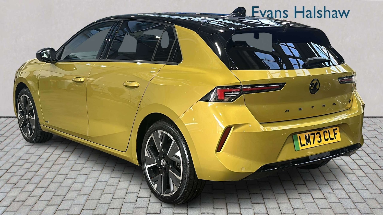 Used Vauxhall Astra for sale - 77962761: Photo 2