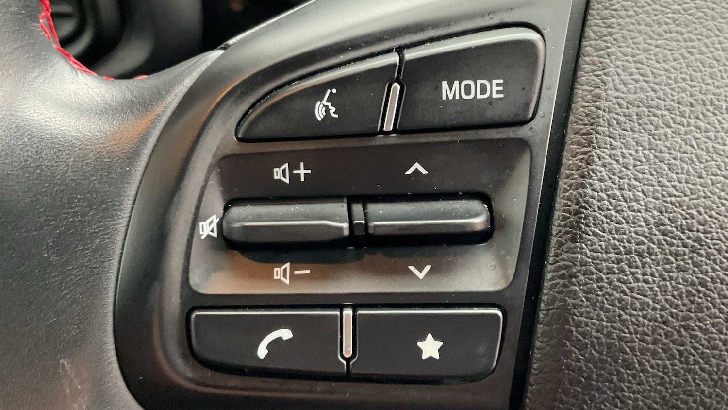 Used Hyundai i10 2023 for sale - 78090000: Photo 24