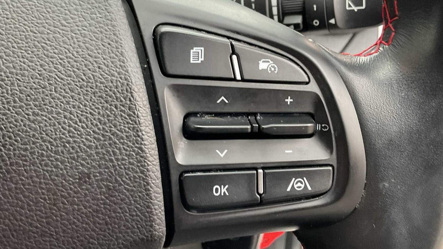 Used Hyundai i10 2023 for sale - 78090000: Photo 25