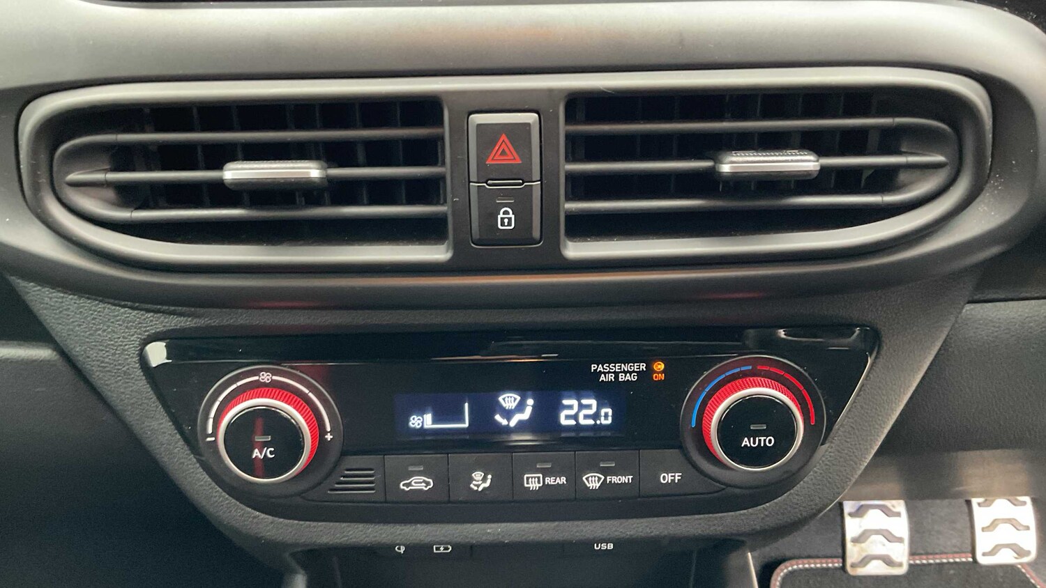 Used Hyundai i10 2023 for sale - 78090000: Photo 30