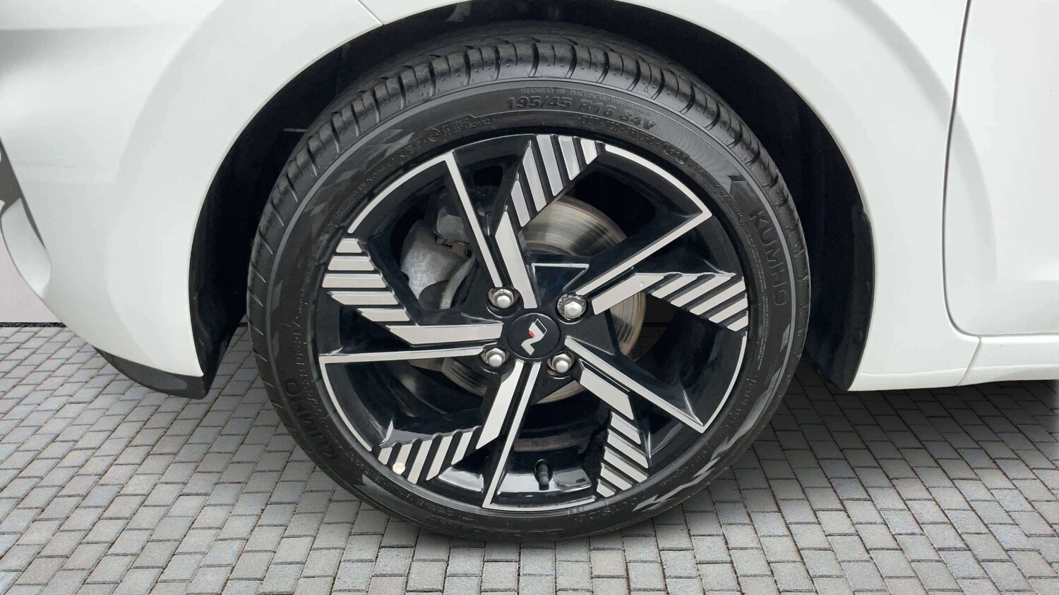 Used Hyundai i10 2023 for sale - 78090000: Photo 6