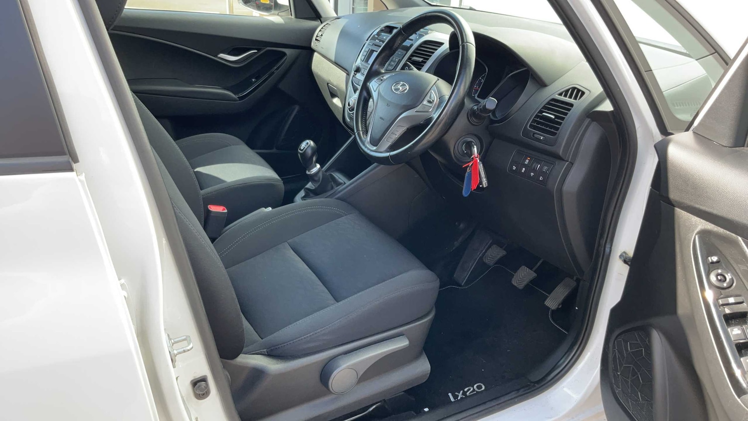 Used Hyundai Ix20 2016 for sale - 78076750: Photo 8