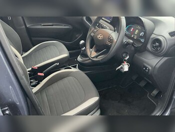 Used Hyundai i10 2024 for sale - 77962780: Photo