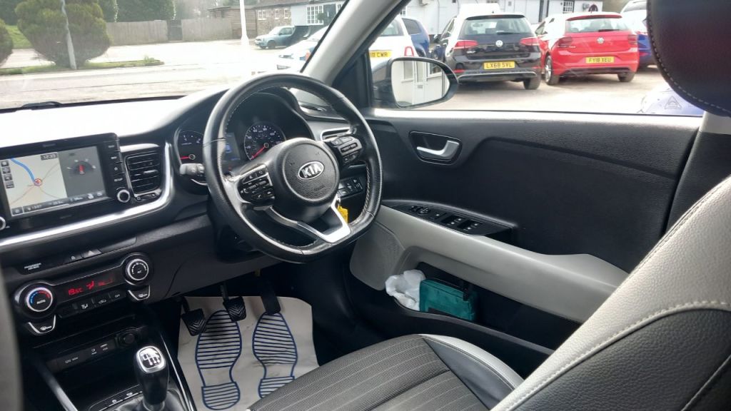 Used Kia Stonic 2019 for sale - 78021210: Photo 3