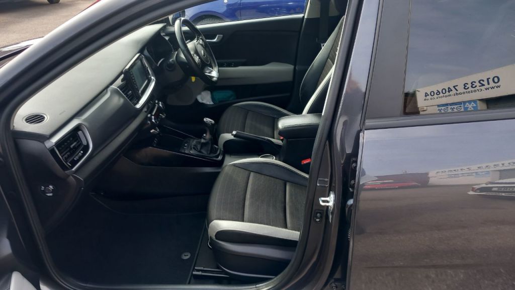 Used Kia Stonic 2019 for sale - 78021210: Photo 6