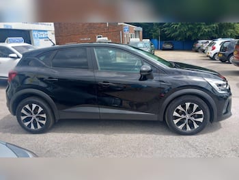 Used Renault Captur 2023 for sale - 79865524: Photo