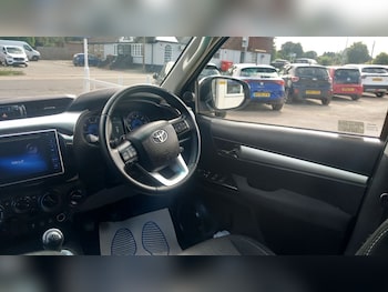 Used Toyota Hilux 2019 for sale - 79618089: Photo