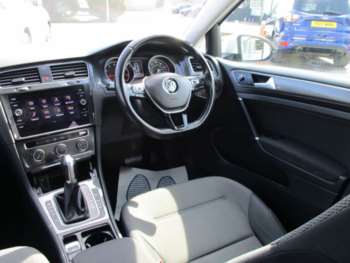 Used Volkswagen Golf 2019 for sale - 74670892: Photo