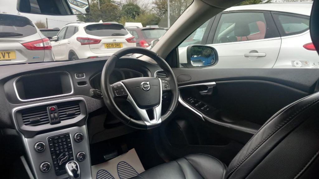 Used Volvo V40 2018 for sale - 78043848: Photo 3