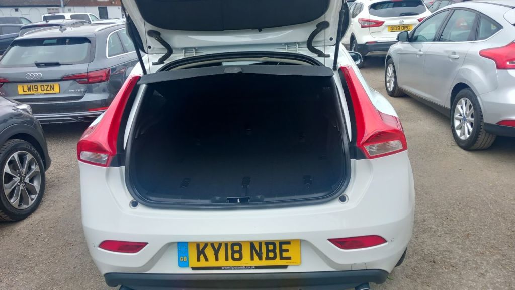 Used Volvo V40 2018 for sale - 78043848: Photo 9