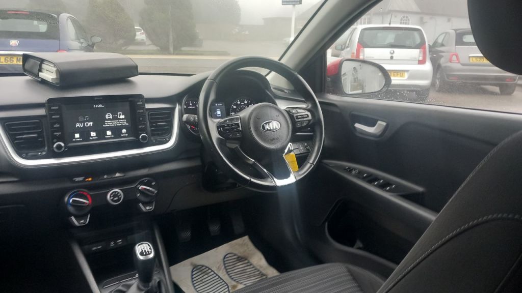 Used Kia Stonic 2018 for sale - 78021184: Photo 3