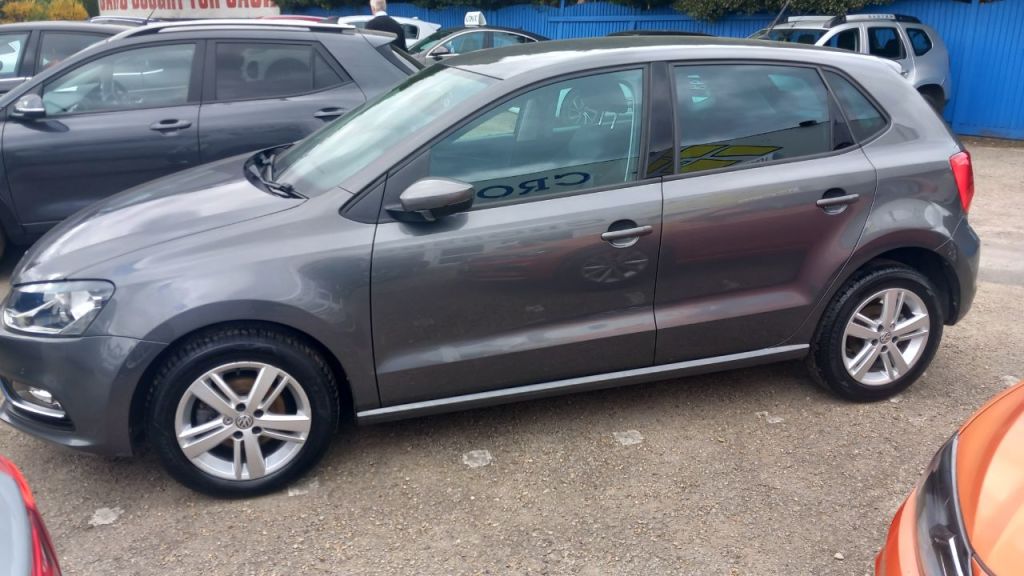 Used Volkswagen Polo 2017 for sale - 78110074: Photo 2