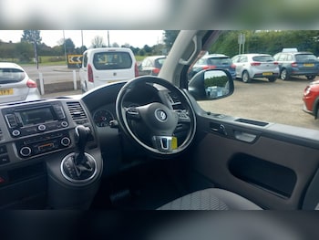 Used Volkswagen Caravelle 2015 for sale - 78153440: Photo