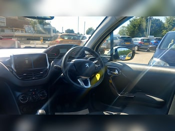 Used Peugeot 208 2018 for sale - 79500752: Photo