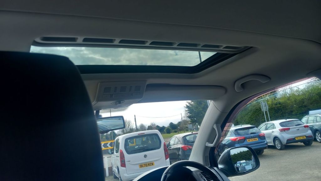 Used Volkswagen Caravelle 2015 for sale - 78095719: Photo 9