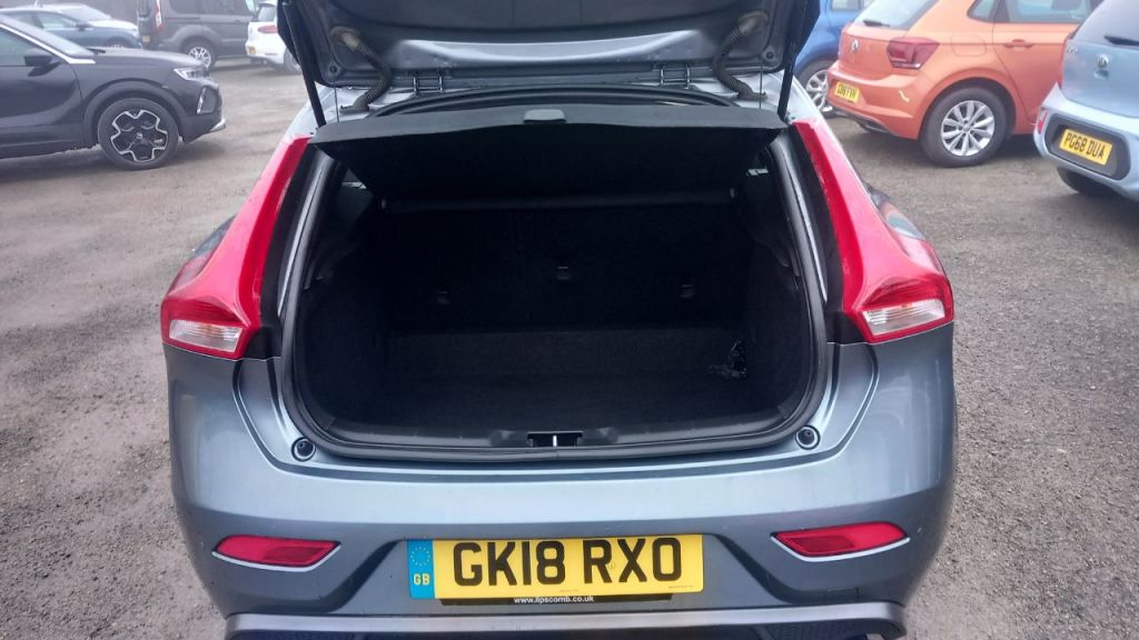 Used Volvo V40 2018 for sale - 78015802: Photo 10